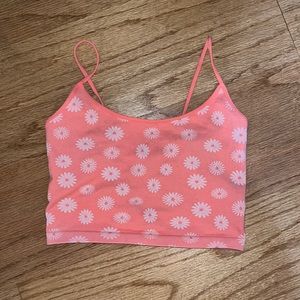 womans Tillys crop top